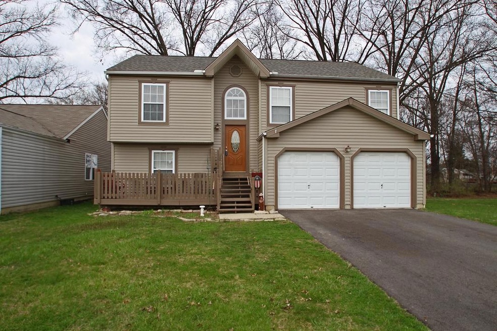 917 Harbinger Cir W, Columbus, OH 43213 - photo 1