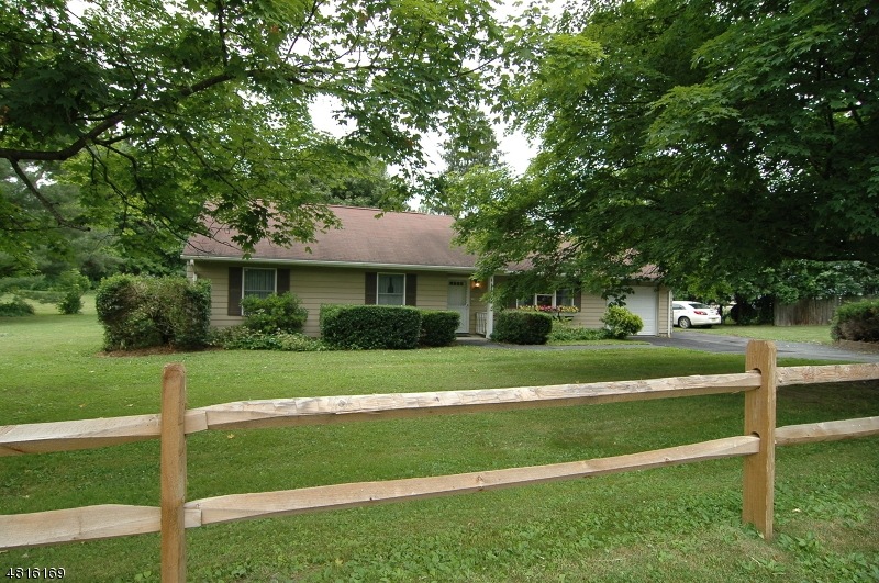 2 Fox Hill Rd, Branchville, NJ 07826 - photo 1