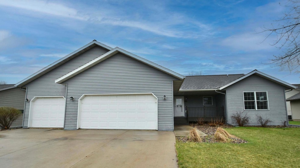 1011 W 2nd St, Zumbrota, MN 55992 - photo 1