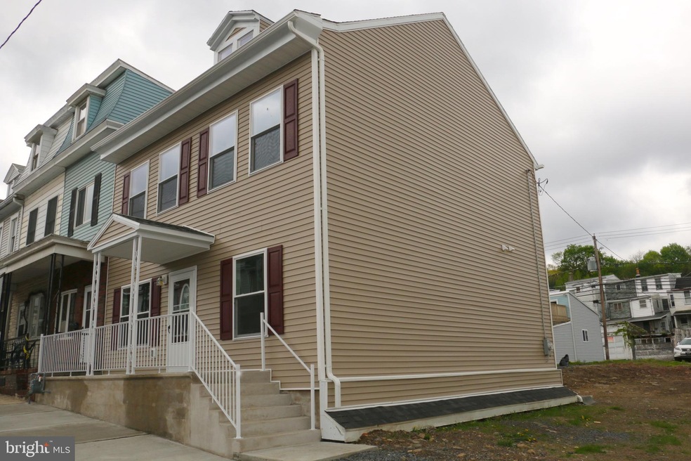 1409 Centre St unit 11, Ashland, PA 17921 - photo 1