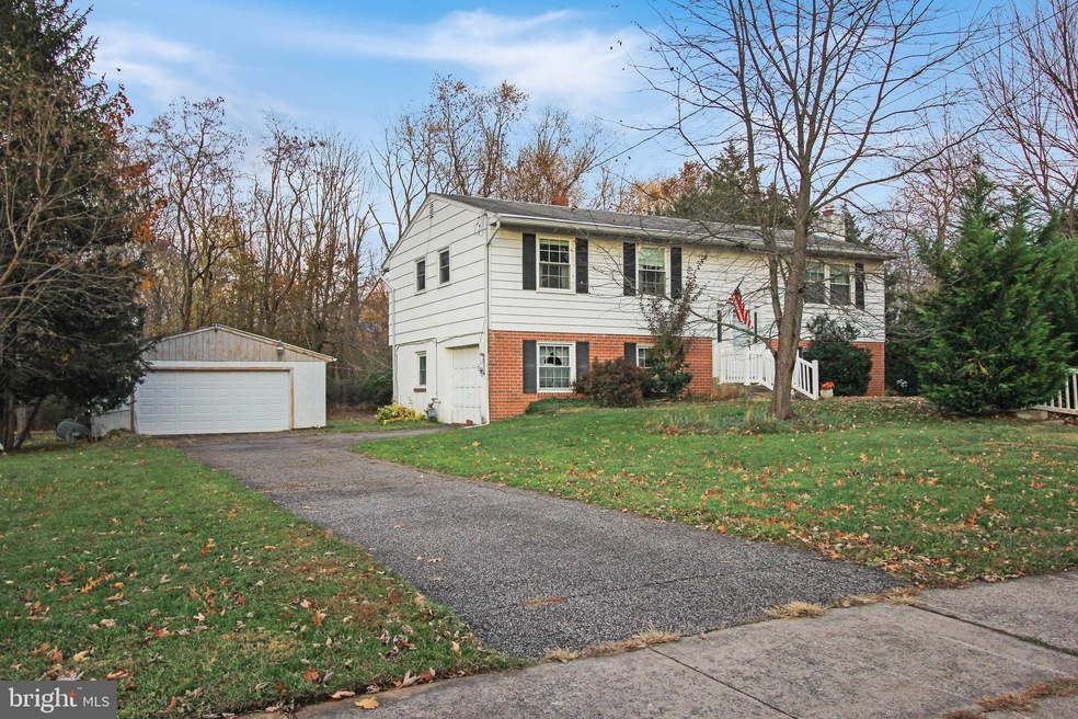 221 Grannery Ln, North Wales, PA 19454 - photo 1