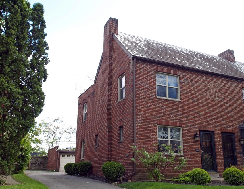 Condo w/Garage