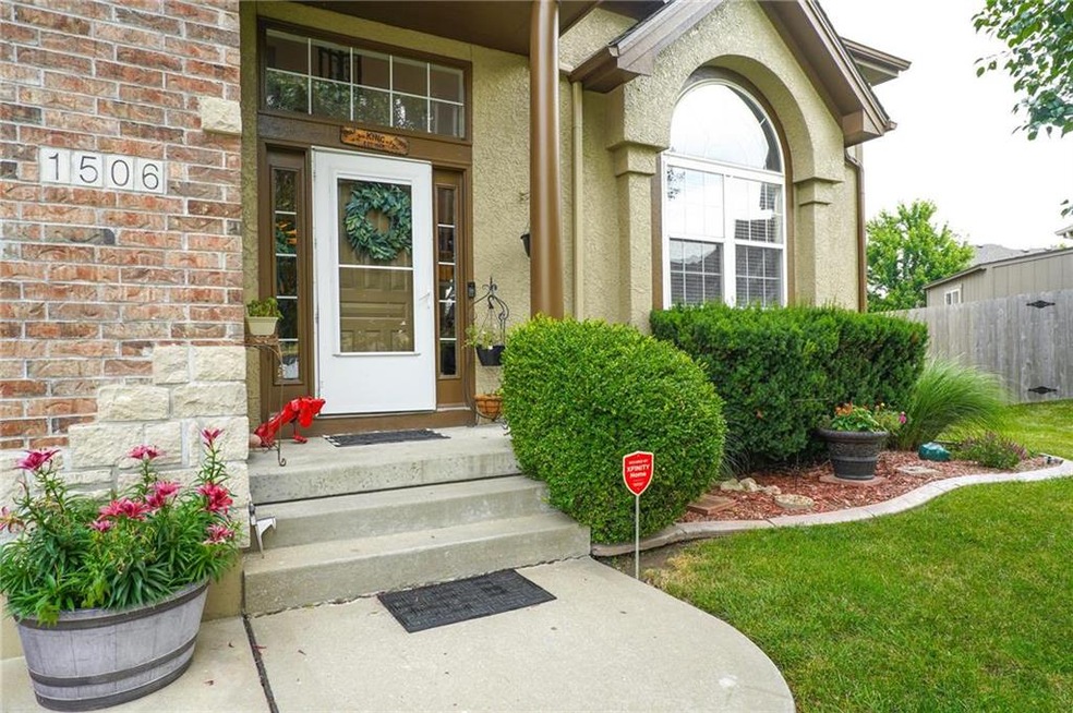 1506 Verona Cir, Raymore, MO 64083 - photo 1