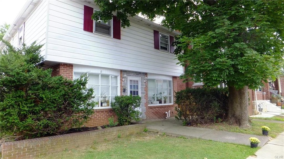 1914 W Whitehall St unit 1916, Allentown, PA 18104 - photo 1