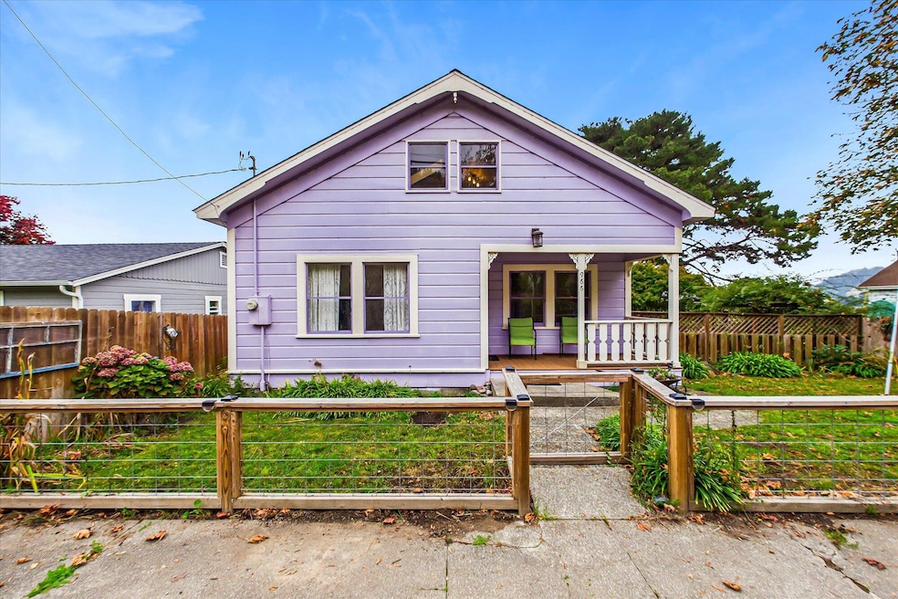 966 Pacific Ave, Rio Dell, CA 95562 - photo 1