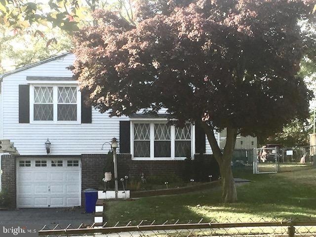 313 Spruce Ave, Gloucester City, NJ 08030 - photo 1