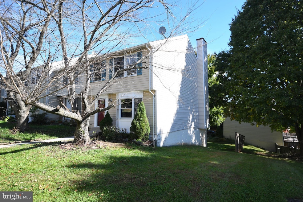 19045 Partridge Wood Dr, Germantown, MD 20874 - photo 1