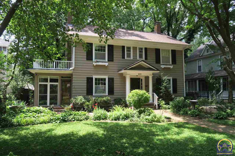 211 SW Greenwood Ave, Topeka, KS 66606 - photo 1