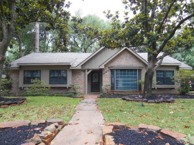 7147 Bayou Forest Dr, Houston, TX 77088 - photo 1
