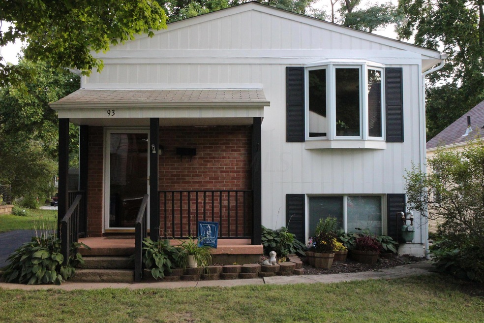 Welcome to 93 Chase Rd. Welcome Home!
