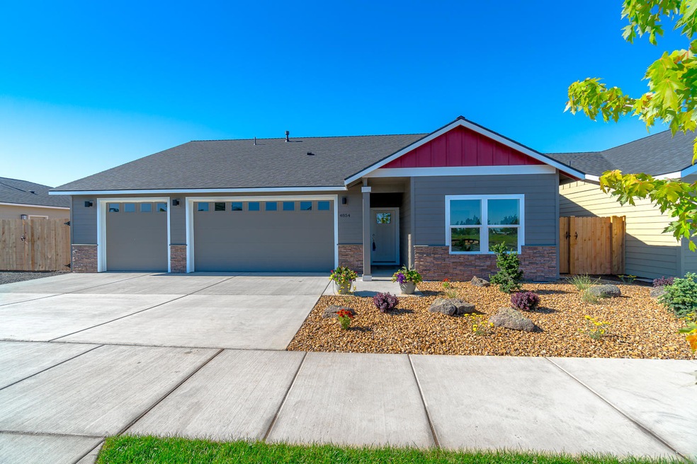 4854 SW Zenith Ave, Redmond, OR 97756 - photo 1