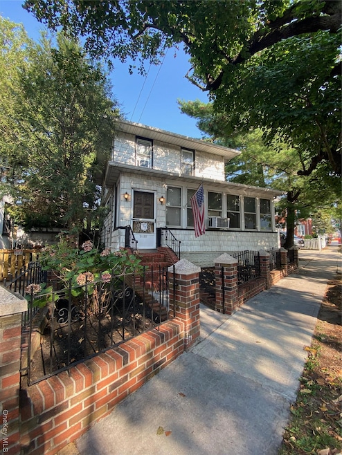 939 College Place, College Point, NY 11356 - photo 1