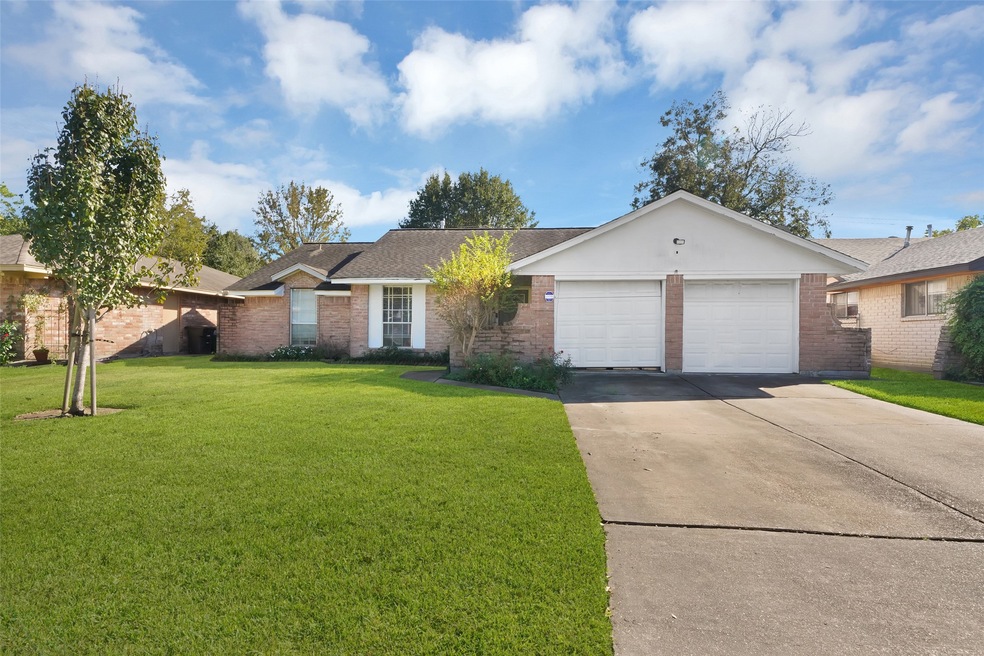 7703 Deadwood Dr, Houston, TX 77040 - photo 1