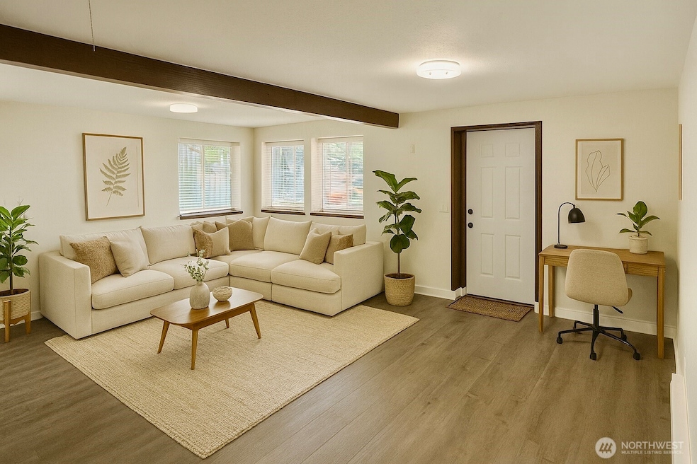 Ground level bonus room. *virtually staged