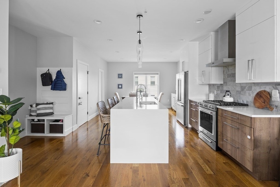 60 Taylor St unit 3, Waltham, MA 02453 - photo 1