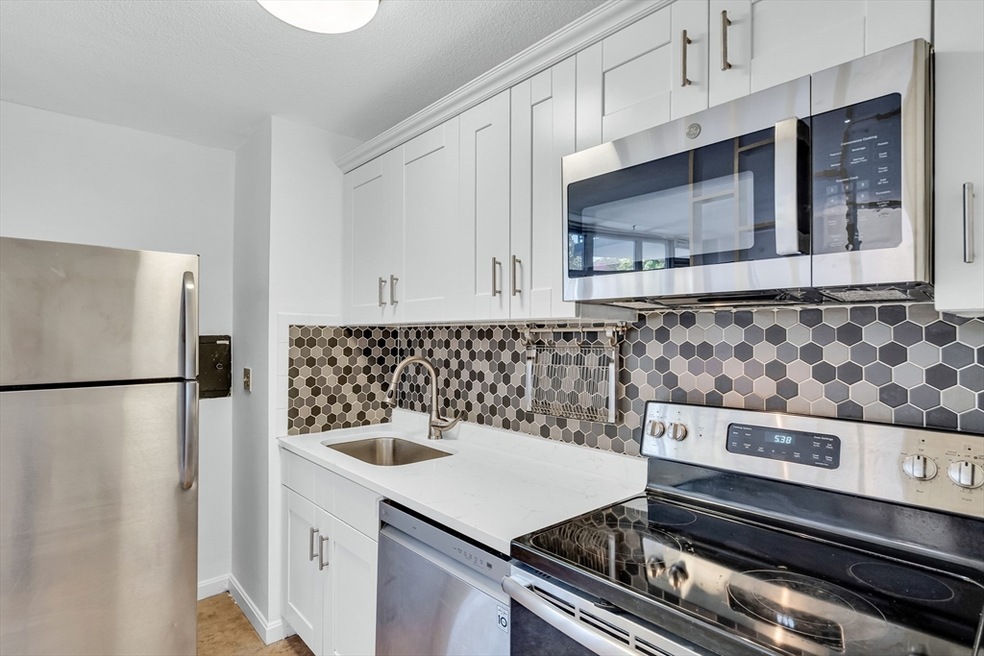 125 Trapelo Rd unit 12, Belmont, MA 02478 - photo 1