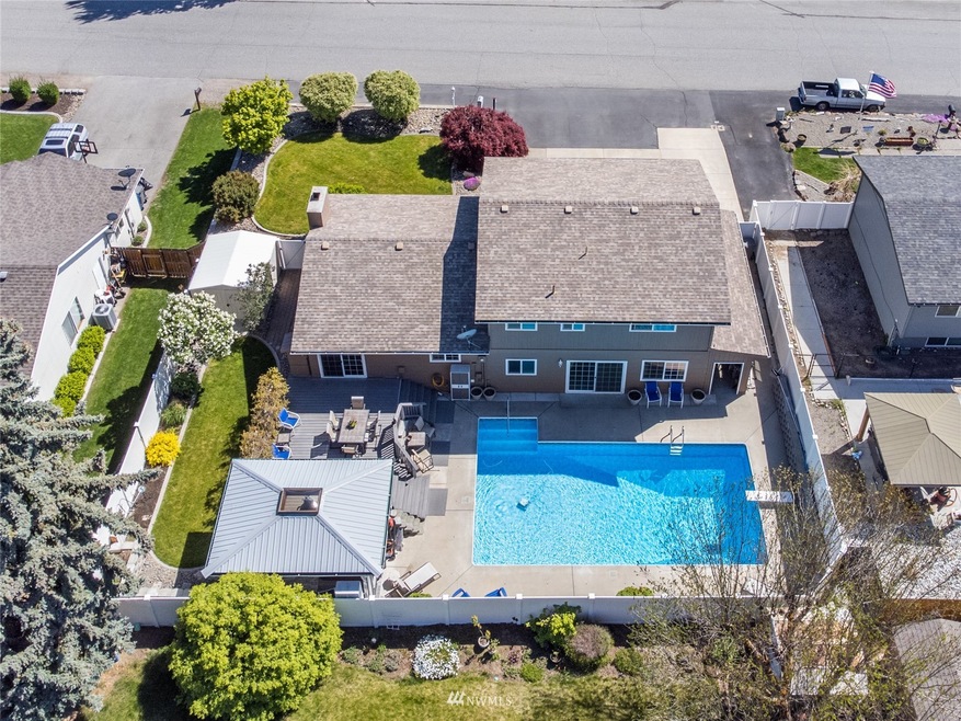 717 Gormley St, East Wenatchee, WA 98802 - photo 1