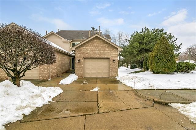 25500 Waterview Front Elevation