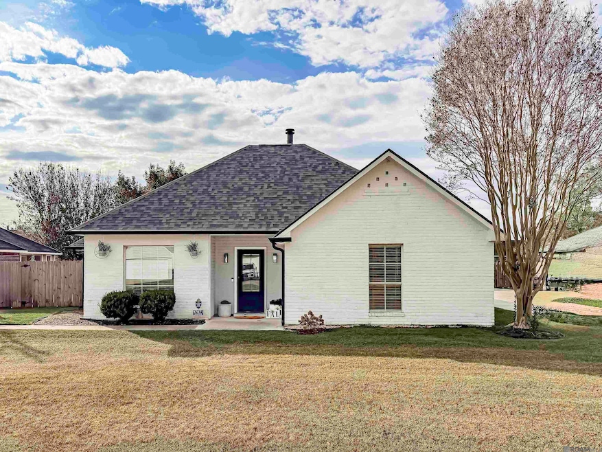 17071 Hunters Trace E, Prairieville, LA 70769 - photo 1