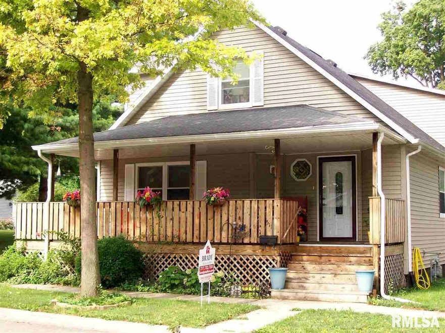 511 S Walnut St, Lincoln, IL 62656 - photo 1