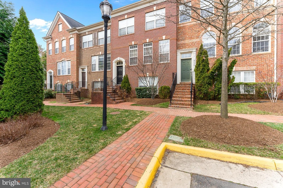 8032 Reserve Way, Vienna, VA 22182 - photo 1