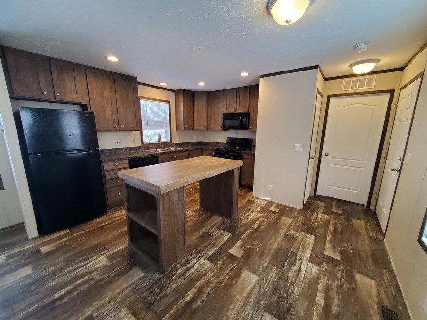 35 Sparrow Hill Dr unit 338, Orion Township, MI 48359 - photo 1