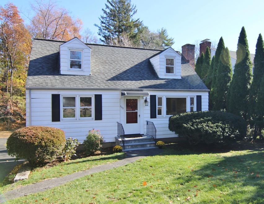 253 Pemberwick Rd, Greenwich, CT 06831 - photo 1