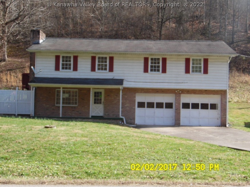 539 Midway Rd, Alum Creek, WV 25003 - photo 1