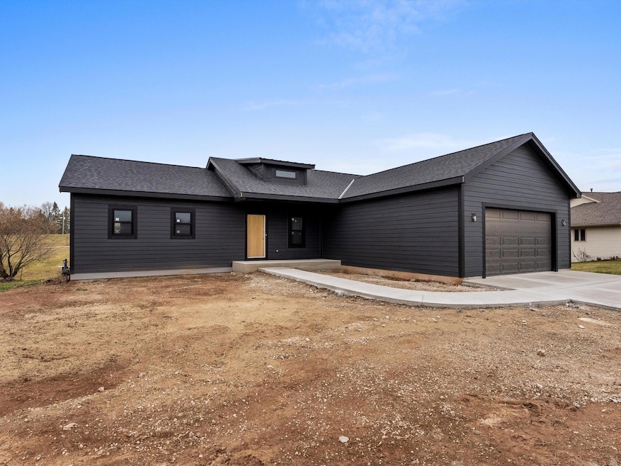 947 Berenschot Trail, Cedar Grove, WI 53013 - photo 1