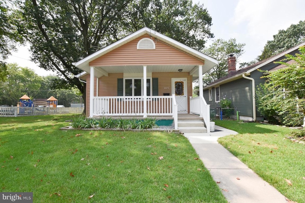 402 W Cedar Ave, Oaklyn, NJ 08107 - photo 1