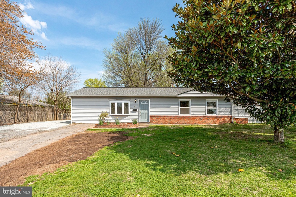 302 W Holly Ave, Sterling, VA 20164 - photo 1