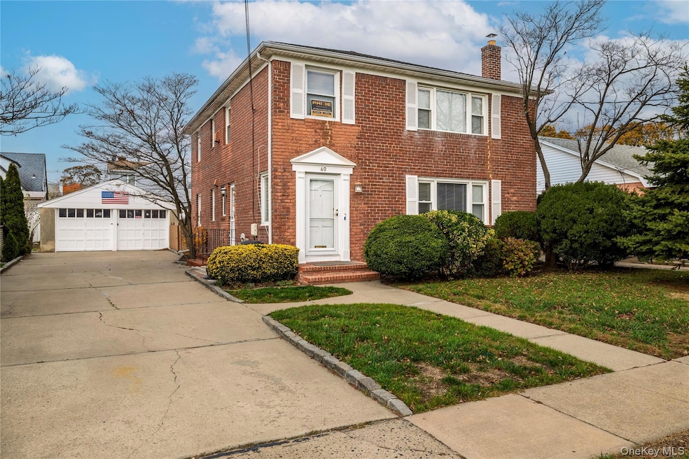 60 Chestnut St unit 1, Rockville Centre, NY 11570 - photo 1