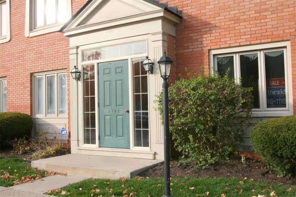 1142 Canterbury Square S, Indianapolis, IN 46260 - photo 1