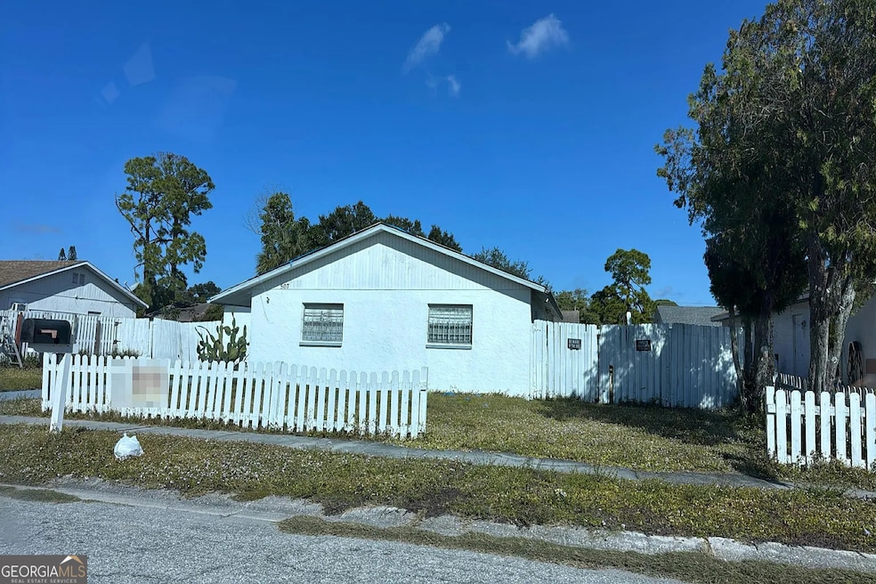 507 65th Avenue Dr W, Bradenton, FL 34207 - photo 1