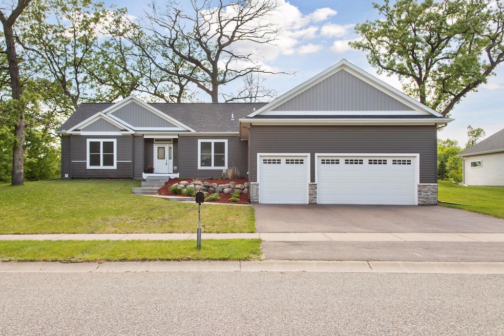 For Sale $499,900 • Co-Listing Agent