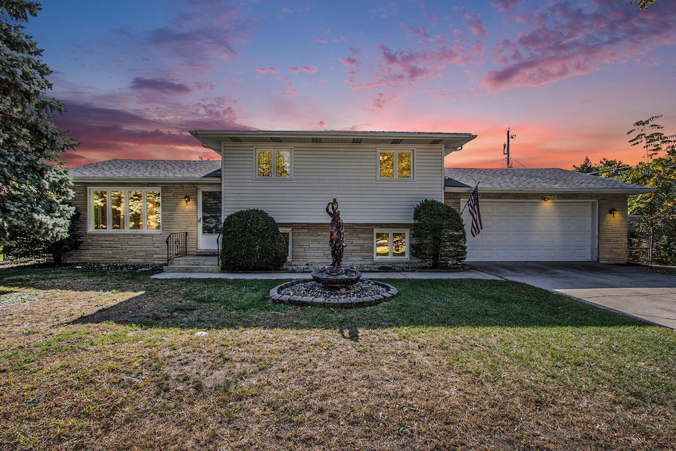 001_251016-1803west95thct-02-_593