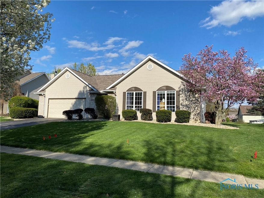 201 W Sawmill Rd, Findlay, OH 45840 - photo 1