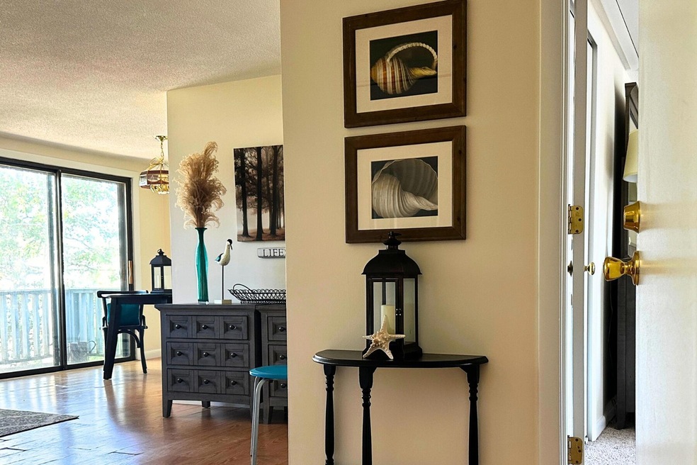 855 W Main St unit 8, Hyannis, MA 02601 - photo 1