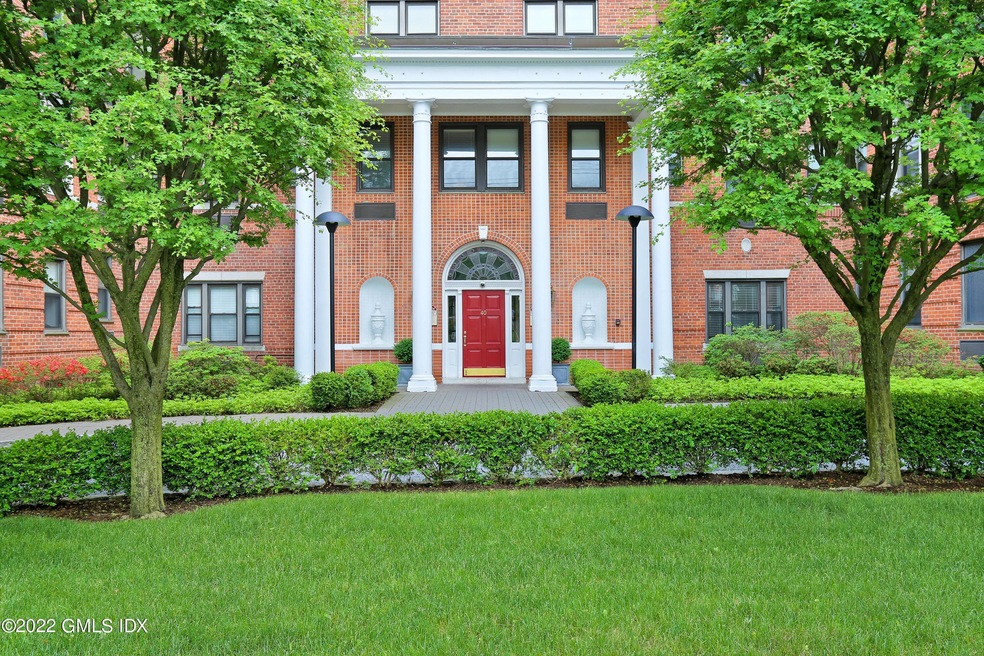 Harbor View unit 2J, Greenwich, CT 06830 - photo 1