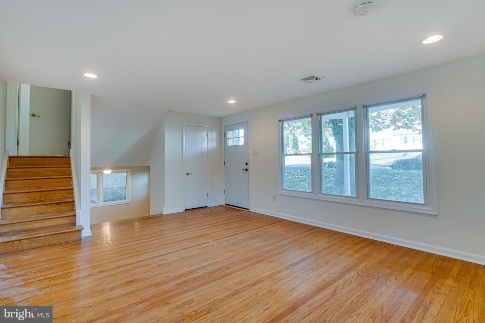 304 Rolling Creek Rd, Swarthmore, PA 19081 - photo 1