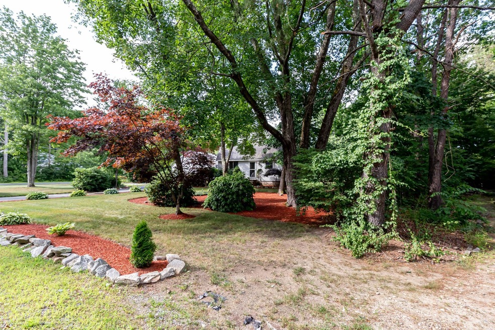 14 Hickory Dr, Amherst, NH 03031 - photo 1