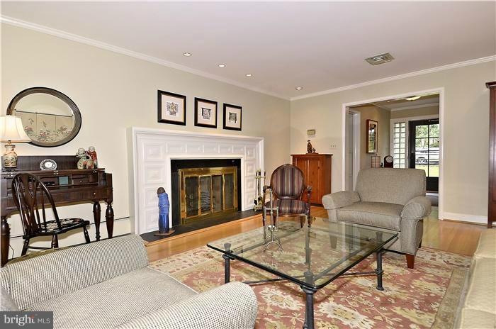 3216 Juniper Ln, Falls Church, VA 22044 - photo 1