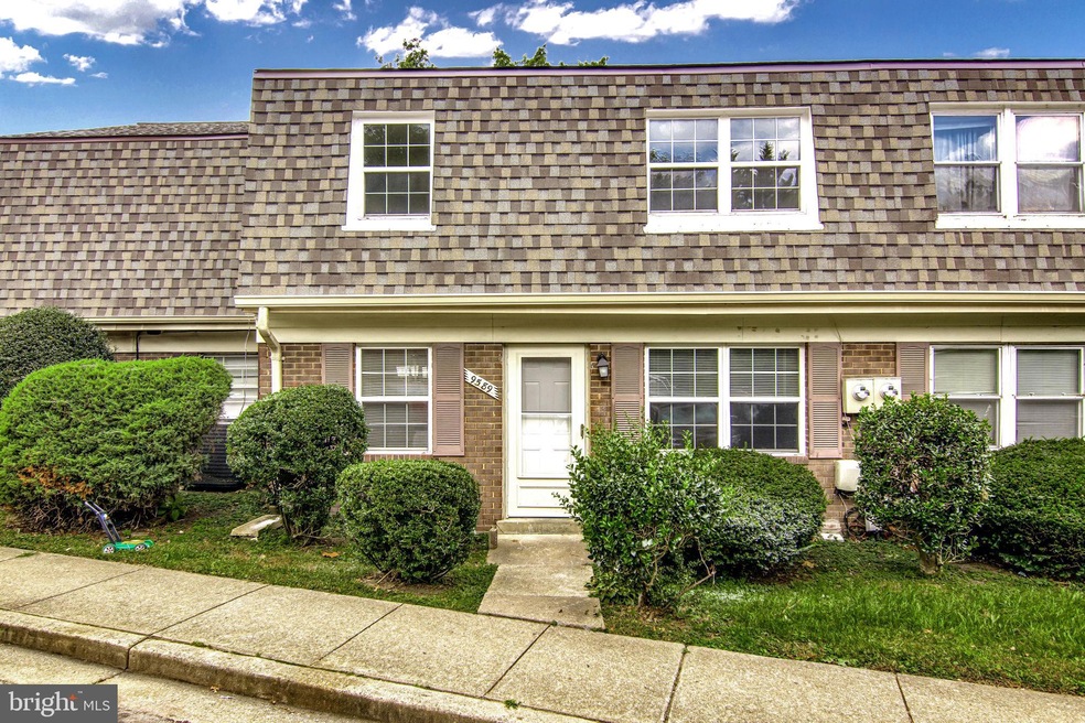 9589 Hagel Cir unit E, Lorton, VA 22079 - photo 1