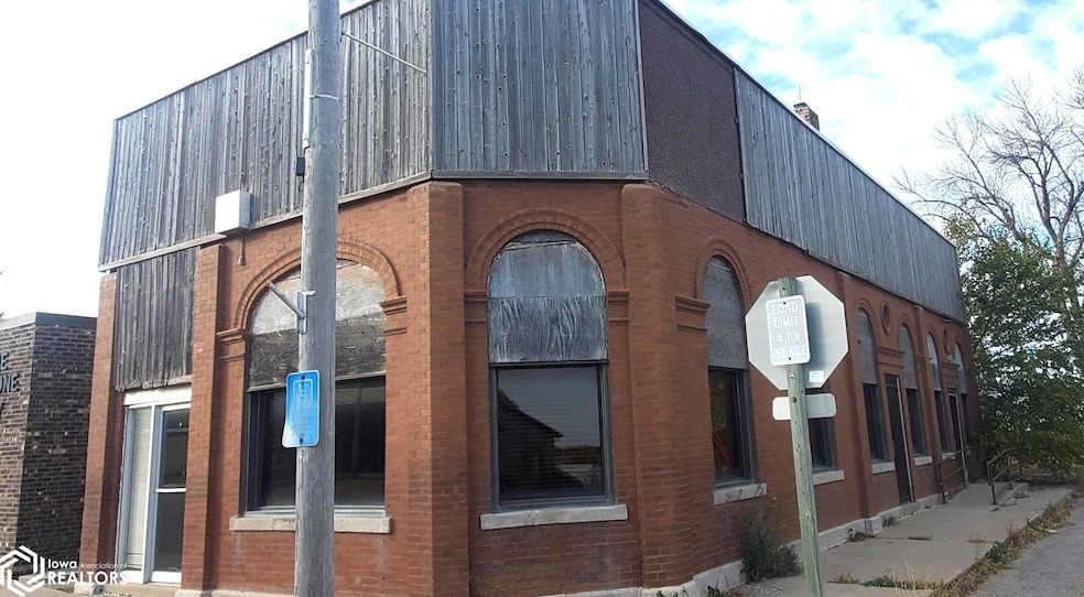 1407 Silver Lake Ave, Ayrshire, IA 50515 - photo 1