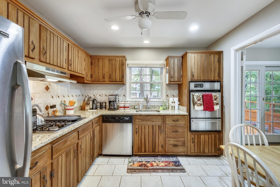 1902 Rampart Dr, Alexandria, VA 22308 - photo 1