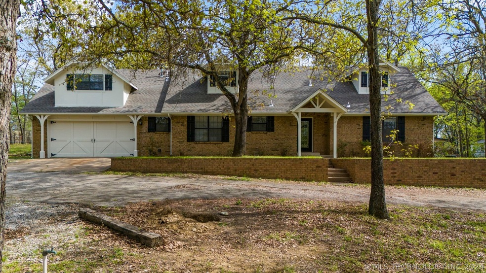 New roof and fresh exterior paint!