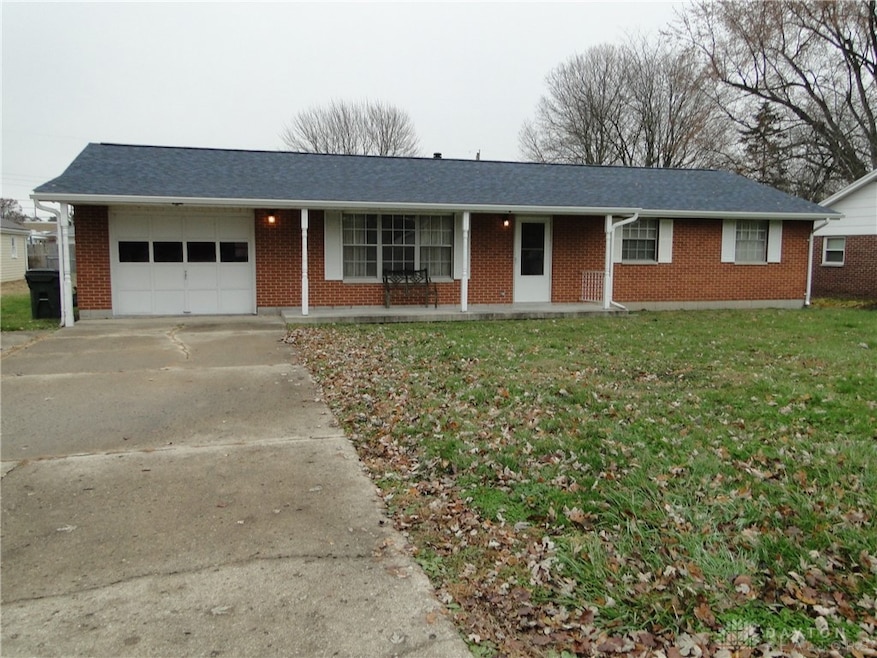 8 Maplewood Dr, Jamestown, OH 45335 - photo 1