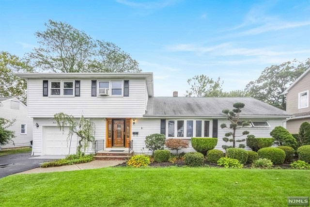 732 Galda Rd, Paramus, NJ 07652 - photo 1