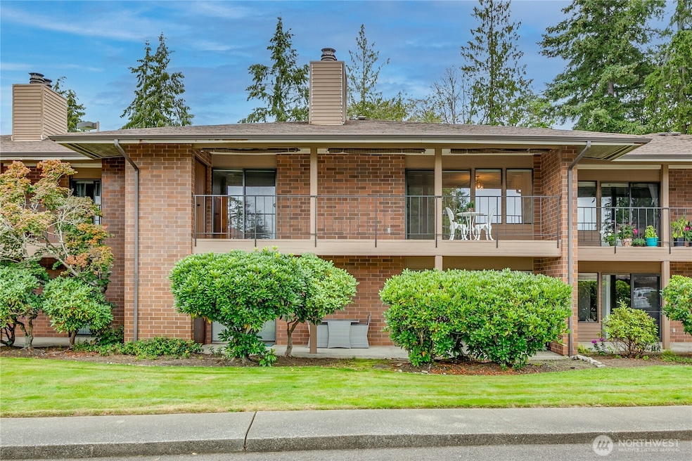 1 Level Unit w/ Bonus Sound Views!