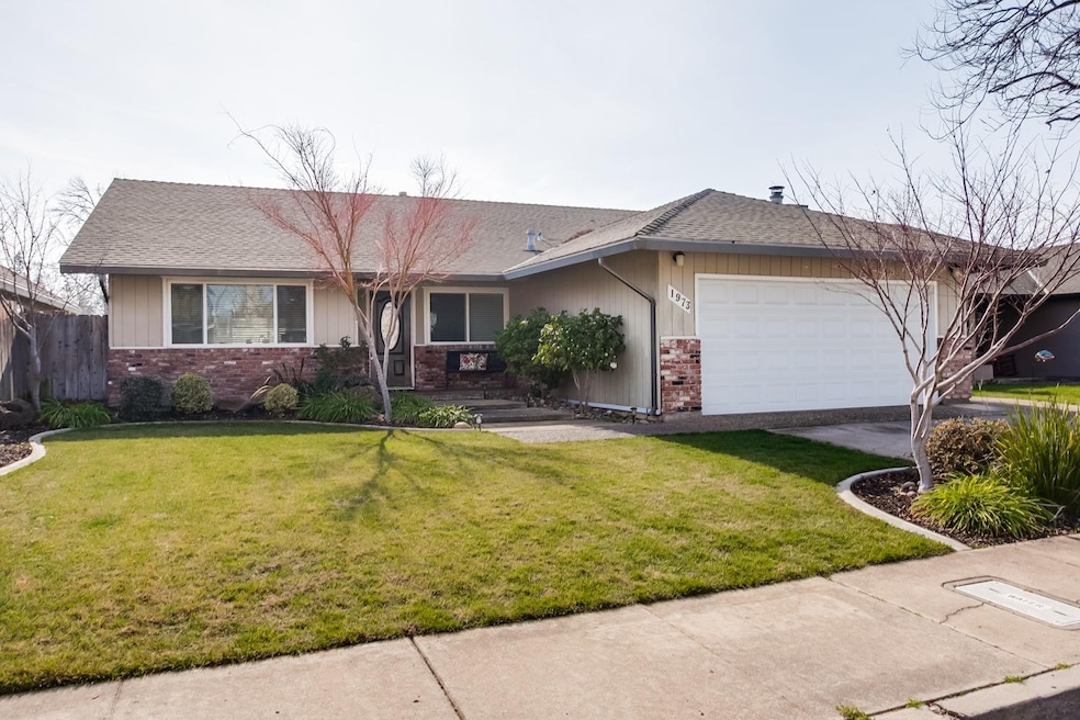 1973 Blue Spruce Dr, Oakdale, CA 95361 - photo 1